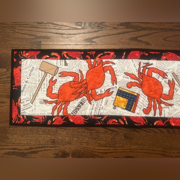 Crab Table Runner - Picture 2 of 6